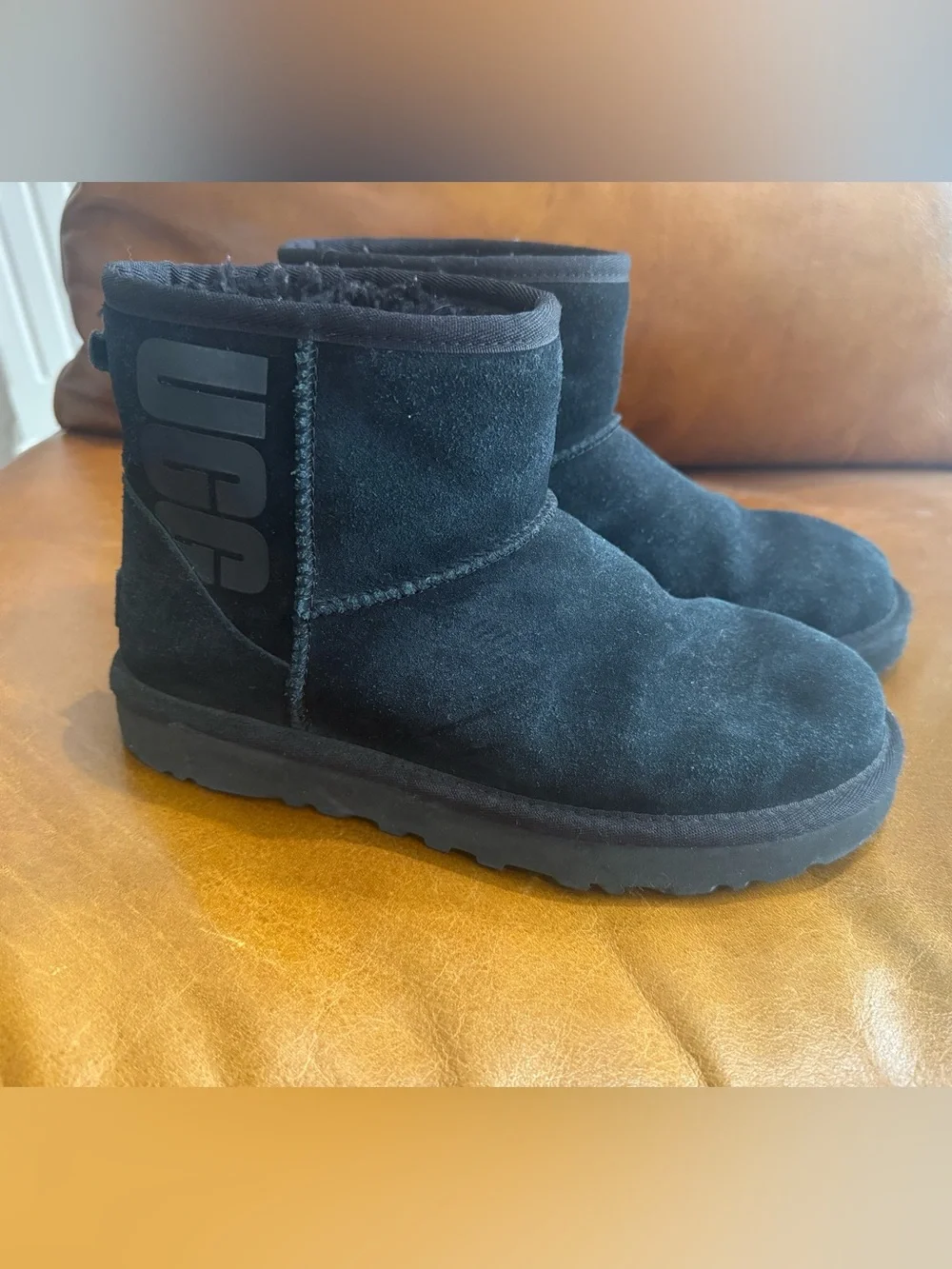 UGG classic mini logo boots